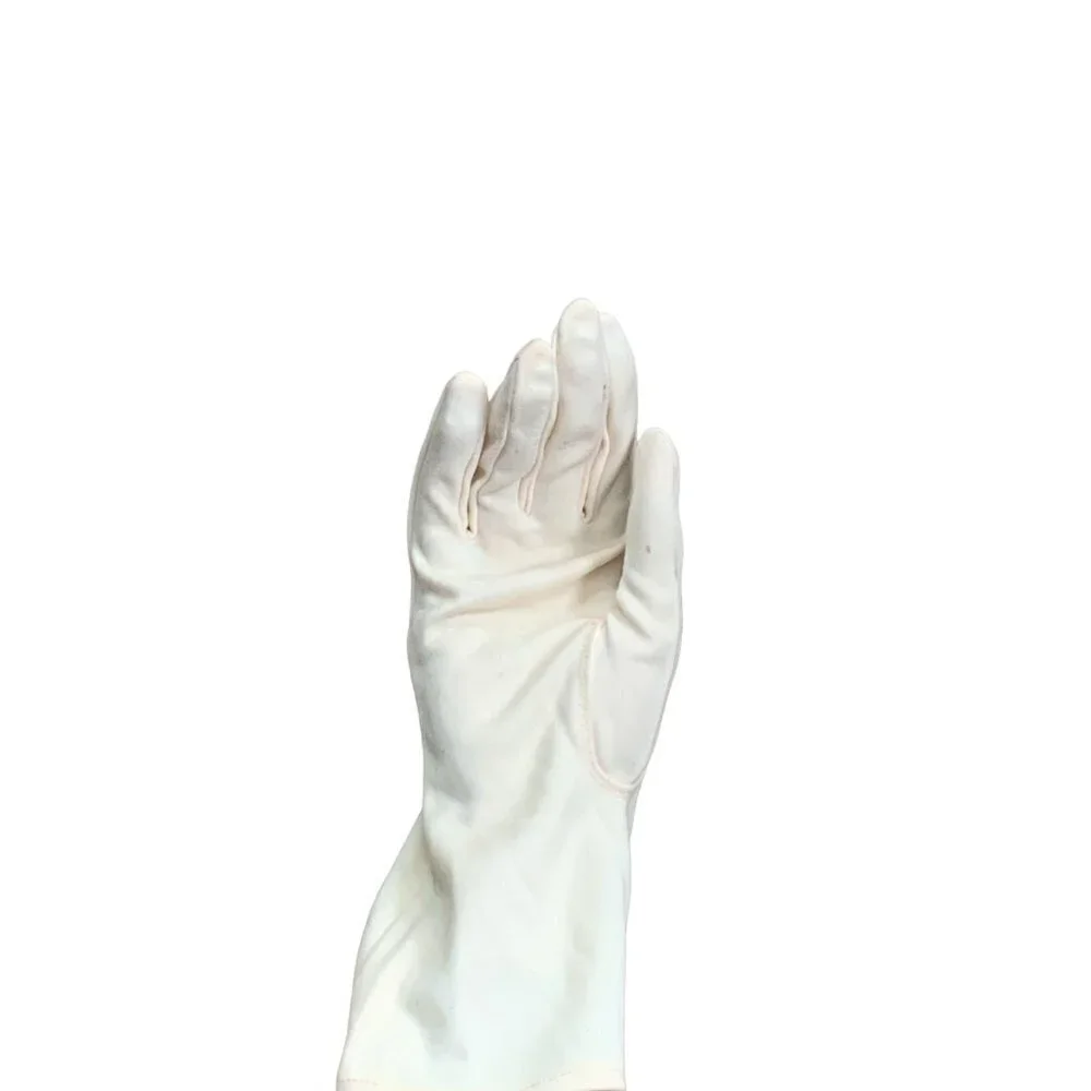 VTG Womens Pair of Dressy Gloves Off-White/Ivory Trapunto Stitching Accent  #92R